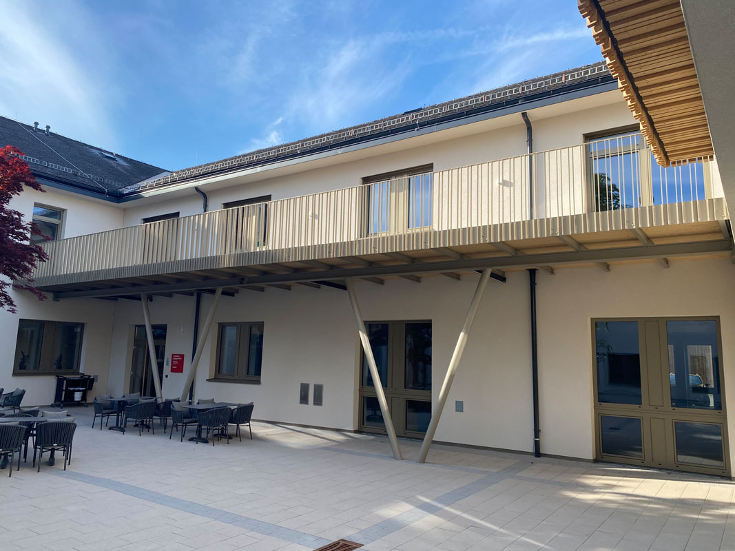 Maßgefertigter Balkonanbau von Danner Metallbau